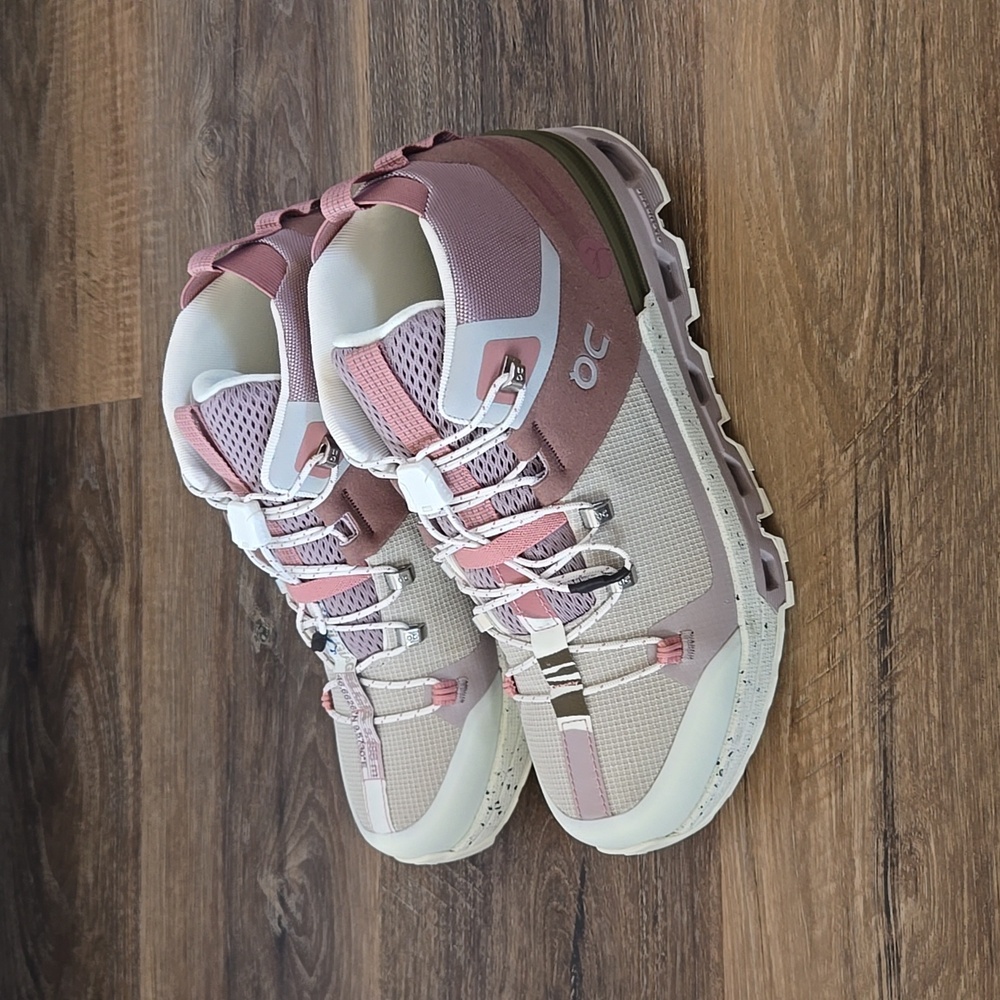 NWT IN BOX OnCloud On Running Cloudtrax size 7